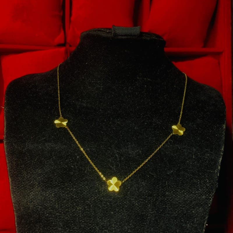 Gold laser clover pendant necklace