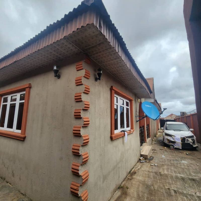 Well-Built 3-Bedroom Twin Flat for Sale at Akuru, Elebu
