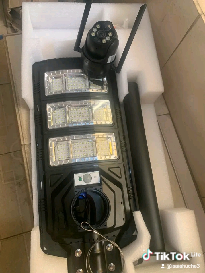Solar streets light with camera