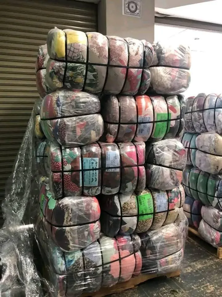 BALE OF CHILDREN CLOTHES.