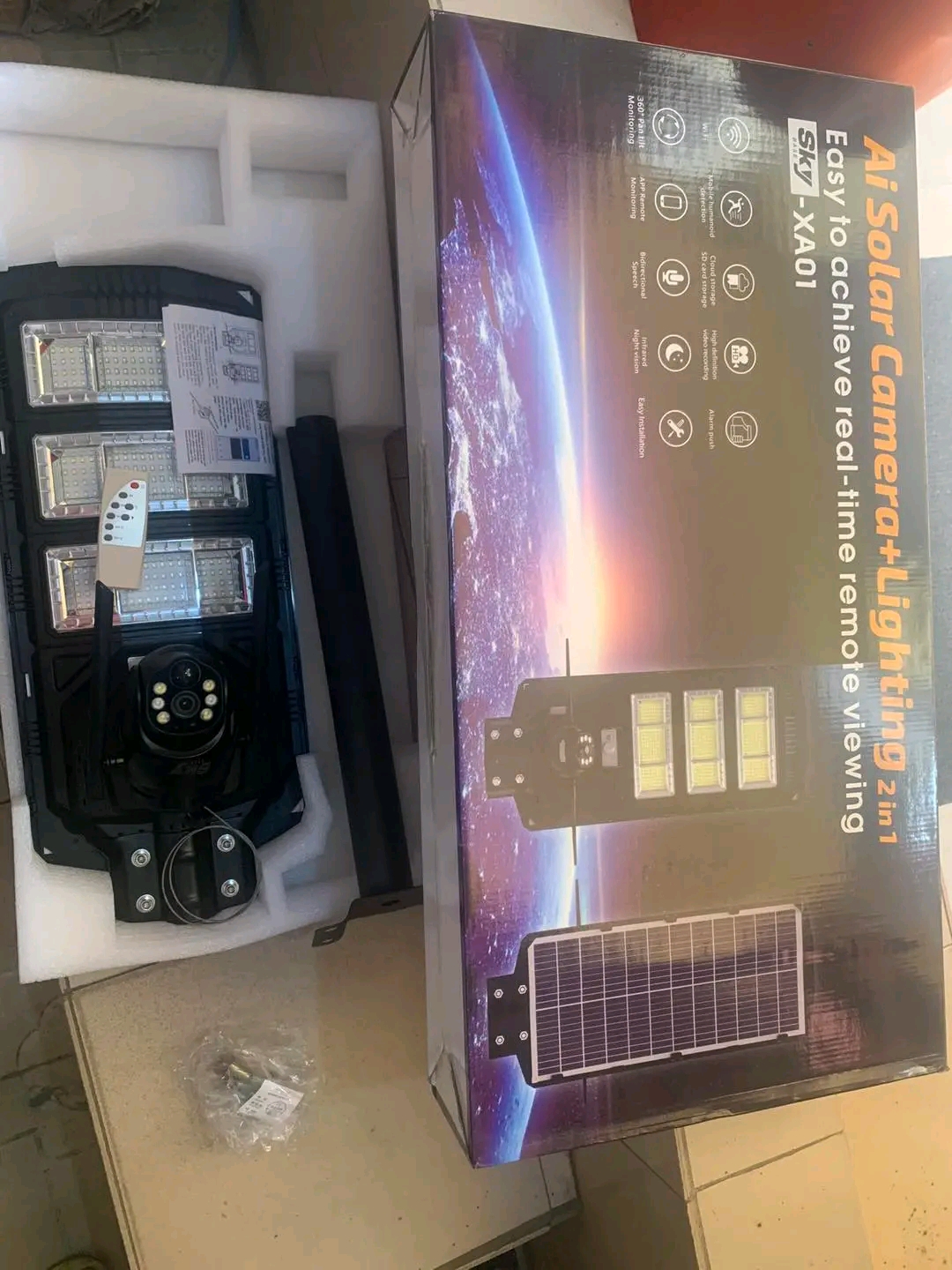 Solar streets light with camera