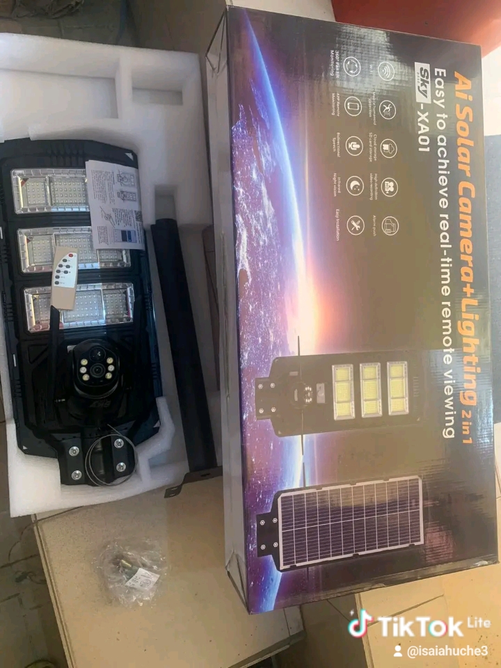 Solar streets light with camera